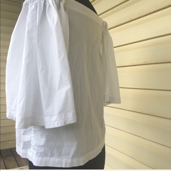 Banana Republic off the shoulder cape sleeve top - Picture 2 of 7